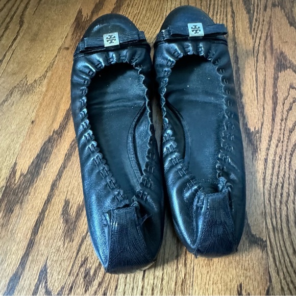 Tory Burch Black Leather And Patent Leather Cap Toe Ballet Flats - Picture 3 of 6